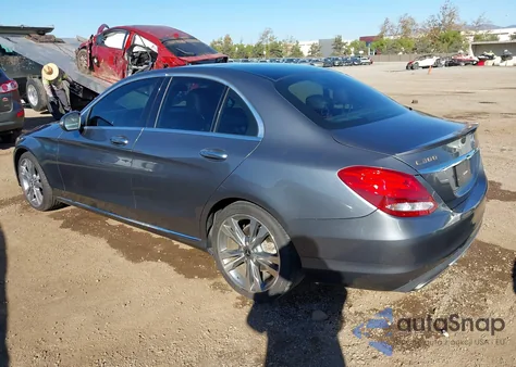 2018 Mercedes-Benz C 300 из США, поврежденный, VIN 55SWF4JB6JU281805